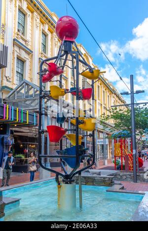 WELLINGTON, NEUSEELAND, 9. FEBRUAR 2020: Eimer-Brunnen in der Cuba Street im Zentrum von Wellington, Neuseeland Stockfoto