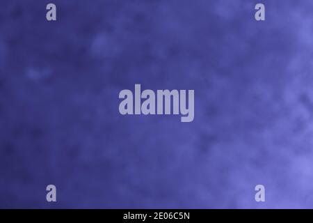 Abstrakt blau verschwommen Hintergrund mit hellen großen Flecken von Farbe und leichte Textur. Universelle Kulisse für jeden Zweck Stockfoto