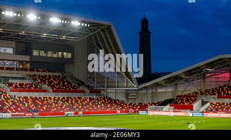 Brentford, Großbritannien. Dezember 2020. Allgemeiner Blick auf den Boden vor dem Sky Bet Championship-Spiel zwischen Brentford und Bournemouth im Brentford Community Stadium, Brentford Bild von Mark D Fuller/Focus Images/Sipa USA 30/12/2020 Kredit: SIPA USA/Alamy Live News Stockfoto