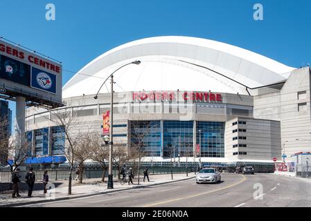 Roger Centre Eingang, das Wahrzeichen ist ein Mehrzweckstadion in der Innenstadt von Toronto, ist Heimat der Toronto Blue Jays, unter anderem Sport-Teams. Stockfoto