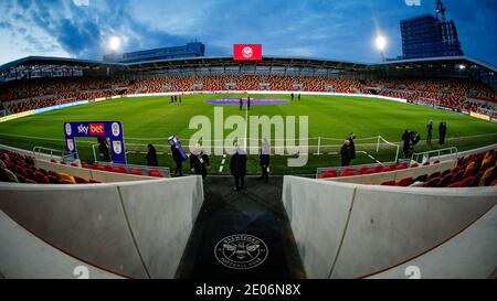 Brentford, Großbritannien. Dezember 2020. Allgemeiner Blick auf den Boden vor dem Sky Bet Championship-Spiel zwischen Brentford und Bournemouth im Brentford Community Stadium, Brentford Bild von Mark D Fuller/Focus Images/Sipa USA 30/12/2020 Kredit: SIPA USA/Alamy Live News Stockfoto