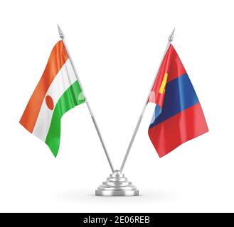 Mongolei und Niger Tischflaggen isoliert auf weißem Hintergrund 3D Rendering Stockfoto