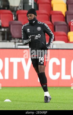 London, Großbritannien. Dezember 2020. Josh Dasilva von Brentford erwärmt sich während des EFL Sky Bet Championship-Spiels zwischen Brentford und Bournemouth am 30. Dezember 2020 im Brentford Community Stadium, London, England. Foto von Ken Sparks. Nur redaktionelle Verwendung, Lizenz für kommerzielle Nutzung erforderlich. Keine Verwendung bei Wetten, Spielen oder Veröffentlichungen einzelner Vereine/Vereine/Spieler. Kredit: UK Sports Pics Ltd/Alamy Live Nachrichten Stockfoto