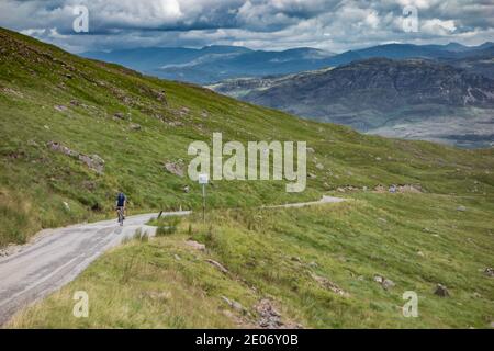 Radfahrer auf Bealach na Bà, Applecross Peninsula, Wester Ross, Schottische Highlands Stockfoto