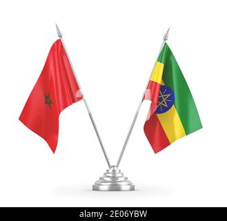 Äthiopien und Marokko Tischflaggen isoliert auf weißem Hintergrund 3D Rendering Stockfoto