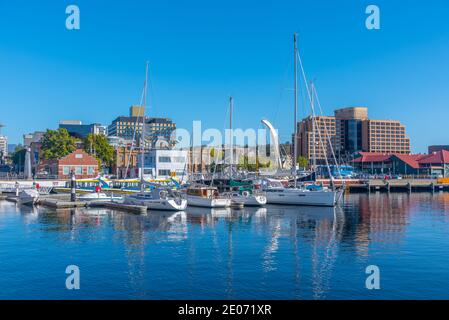 HOBART, AUSTRALIEN, 22. FEBRUAR 2020: Marina im Hafen von Hobart, Australien Stockfoto