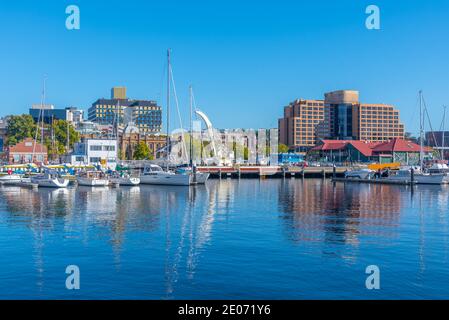 HOBART, AUSTRALIEN, 22. FEBRUAR 2020: Marina im Hafen von Hobart, Australien Stockfoto