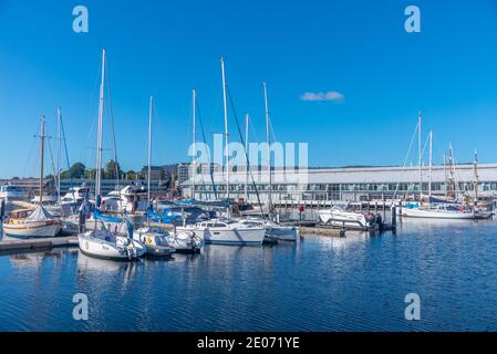 HOBART, AUSTRALIEN, 22. FEBRUAR 2020: Brooke Street Pier im Hafen von Hobart, Australien Stockfoto