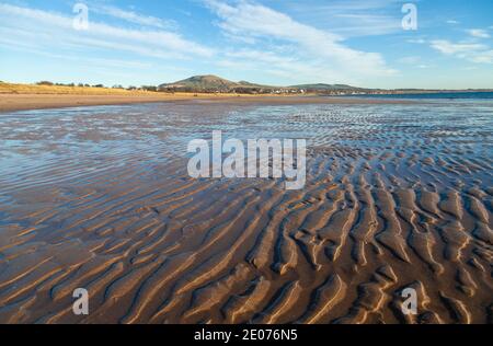 Wandern in Richtung Largo Law entlang des Fife Coastal Path Schottland Stockfoto