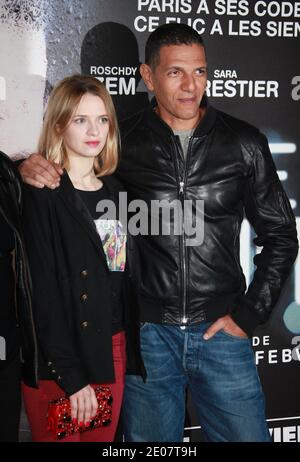 Sara Forestier nahm an einer Premiere für "Une nuit" Teil, die am 2. Januar 2012 im UGC les Halles in Paris, Frankreich, stattfand. Foto von Denis Guignebourg/ABACAPRESS.COM?? Stockfoto