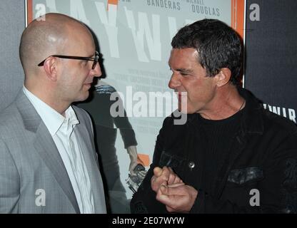 Steven Soderbergh, Antonio Banderas, haywire Filmpremiere bei der Directors Guild of America in Los Angeles, Kalifornien. Januar 2012. (Im Bild: Steven Soderbergh, Antonio Banderas). Foto von Baxter/ABACAPRESS.COM Stockfoto