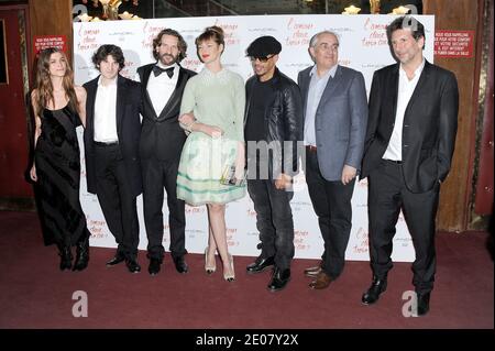 Elisa Sednaoui, Gaspard Proust, Frederic Beigbeder, Louise Bourgoin und Joey Starr bei der Premiere des Films 'L'Amour dure Trois ans', der am 7. Januar 2012 im Grand Rex in Paris stattfand. Foto von Nicolas Briquet/ABACAPRESS.COM Stockfoto