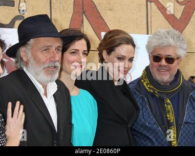 Rade Serbedzija, Zana Marjanovic, Angelina Jolie, Pedro Almodovar, The American Cinematheque's Golden Globe Foreign-Language Nominee Series am Egyptian Theatre in Hollywood, Los Angeles, CA, USA, am 14. Januar 2012. (Im Bild: Rade Serbedzija, Zana Marjanovic, Angelina Jolie, Pedro Almodovar). Foto von Baxter/ABACAPRESS.COM Stockfoto