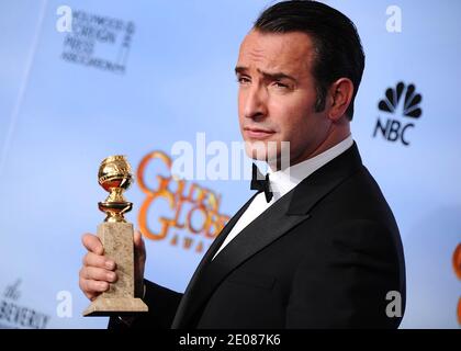 Jean Dujardin posiert im Presseraum bei der 69. Annual Golden Globe Awards Zeremonie, die am 15. Januar 2012 im Beverly Hilton Hotel in Los Angeles, CA, stattfand. Foto von Lionel Hahn/ABACAPRESS.COM Stockfoto