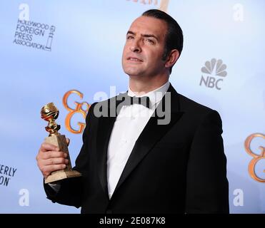 Jean Dujardin posiert im Presseraum bei der 69. Annual Golden Globe Awards Zeremonie, die am 15. Januar 2012 im Beverly Hilton Hotel in Los Angeles, CA, stattfand. Foto von Lionel Hahn/ABACAPRESS.COM Stockfoto