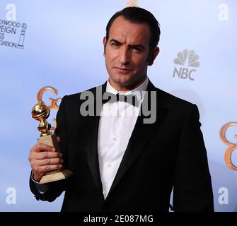 Jean Dujardin posiert im Presseraum bei der 69. Annual Golden Globe Awards Zeremonie, die am 15. Januar 2012 im Beverly Hilton Hotel in Los Angeles, CA, stattfand. Foto von Lionel Hahn/ABACAPRESS.COM Stockfoto