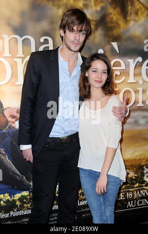 Martin Cannavo und Esther Comar bei der Premiere von 'Ma Premiere Fois', die am 17. Januar 2012 im UGC Cine Cite Bercy Kino in Paris, Frankreich, stattfand. Foto von Nicolas Briquet/ABACAPRESS.COM Stockfoto