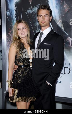 Theo James nimmt an der Premiere von 'Underworld: Awakening' im Chinese Theatre in Los Angeles, CA, USA, am 19. Januar 2012 Teil. Foto von Lionel Hahn/ABACAPRESS.COM Stockfoto