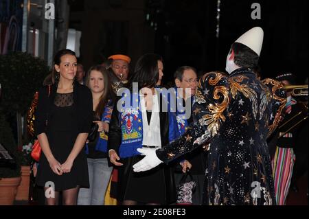 Prinzessin Stephanies Tochter Pauline Ducruet, Prinzessin Stephanie von Monaco und hinter Prinzessin Stephanies Tochter Camille Gottlieb und Robert Hossein bei der Eröffnung des 36. Internationalen Zirkusfestivals Monte-Carlo in Monte-Carlo, Monaco am 21. Januar 2012. Foto von PLS/Pool/ABACAPRESS.COM Stockfoto