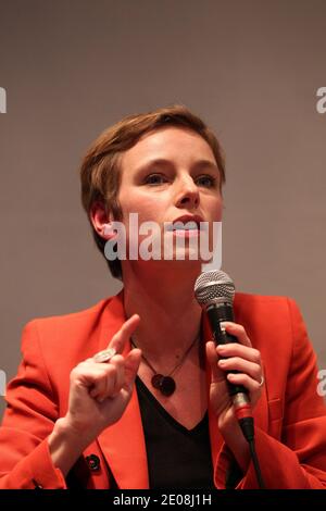 Clementine Autain nimmt an einer Debatte zum Thema "wird Frankreich vom Machismo regiert?" Teil. Veranstaltet von der französischen Wochenzeitung Le Nouvel Observateur in Nantes, Westfrankreich am 20. Januar 2012. Foto von Laetitia Notarianni/ABACAPRESS.COM Stockfoto