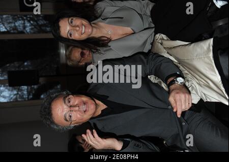 Alain Afflelou nimmt am 24. Januar 2012 an der Stephane Rolland Frühjahr/Sommer 2012 Haute Couture-Ausstellung in Paris Teil. Foto von Thierry Orban/ABACAPRESS.COM Stockfoto