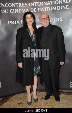 Hiam Abbass und Frederic Vidal nehmen an der 7. Internationalen Konferenz für Kino und Henri Langlois-Preis Teil, die am 30. Januar 2012 im Rathaus von Vincennes in der Nähe von Paris, Frankreich, stattfand. Foto von Mireille Ampilhac/ABACAPRESS.COM Stockfoto