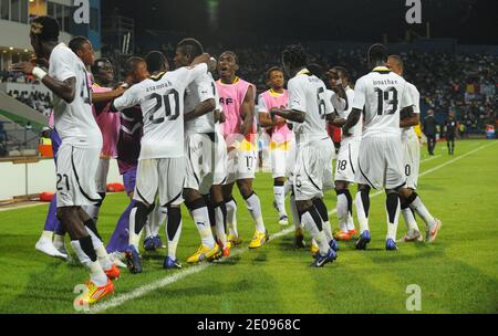 Ghana's Team feiert nach dem Sieg beim African Cup of Nations Fußballspiel 2012, Ghana gegen Mali im Franceville Stadion in Gabun am 28. Januar 2012. Ghana gewann 2:0. Foto von ABACAPRESS.COM Stockfoto