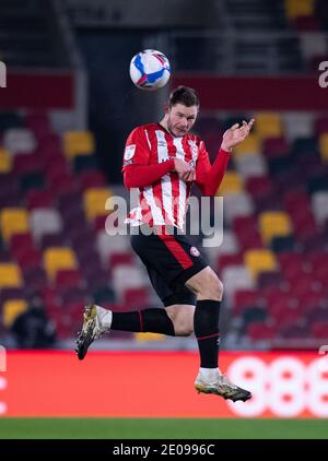 Brentford, Großbritannien. Dezember 2020. Brentford Henrik Dalsgaard während des Sky Bet Championship-Spiels zwischen Brentford und Bournemouth im Brentford Community Stadium, Brentford, England am 30. Dezember 2020. Foto von Andrew Aleksiejczuk/Prime Media Images. Kredit: Prime Media Images/Alamy Live Nachrichten Stockfoto