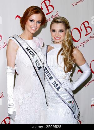 Miss USA Lisa Campanella und Miss Teen USA Danielle Doty nehmen am 3. Februar 2012 am 57. Wiener Opernball im Waldorf-Astoria in New York City, NY, USA Teil. Foto von Donna ward/ABACAPRESS.COM Stockfoto