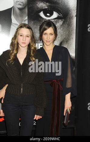 Taissa Farmiga und Vera Farmiga bei der Premiere von 'Safe House' am 7. Februar 2012 im SVA Theater in New York City, NY, USA. Foto von Graylock/ABACAPRESS.COM Stockfoto