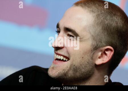 Schauspieler Robert Pattinson nimmt an einer Pressekonferenz zum Film Bel AMI während der 62. Berlinale am 17. Februar 2012 in Berlin Teil. Foto von Olivier Vigerie/ABACAPRESS.COM Stockfoto