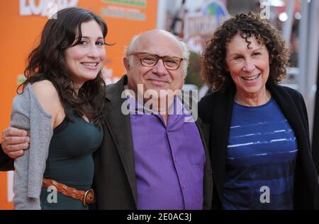 Danny DeVito, Lucy DeVito und Rhea Perlman besuchen am 19. Februar 2012 die Premiere von Universal Studios Dr. Seuss' The Lorax in Los Angeles, CA, USA. Foto von Lionel Hahn/ABACAPRESS.COM Stockfoto