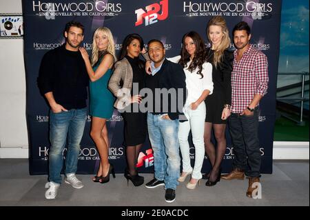 Kevin Miranda, Caroline Receveur, Ayem Nour, Kamel Djibaoui, Laura Coll (aka Sandra), Und Sylvia Jagieniak (aka Chloe) und Nicolas Suret bei der Photocall für die Pressekonferenz der neuen NRJ 12 scripted Reality TV Show Hollywood Girls - Une Nouvelle Vie en Californie im Büro der NRJ Group , am 20. Februar 2012 in Paris, Frankreich statt. Foto von Nicolas Genin/ABACAPRESS.COM Stockfoto