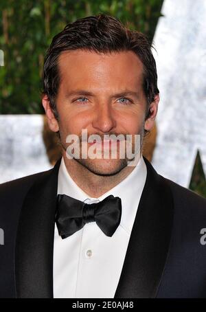 Bradley Cooper bei der Ankunft auf der Vanity Fair Oscar Party 2012, veranstaltet von Graydon Carter, im Sunset Tower Hotel in Los Angeles, CA am 26. Februar 2012. Foto von Vince Bucci/ABACAPRESS.COM Stockfoto