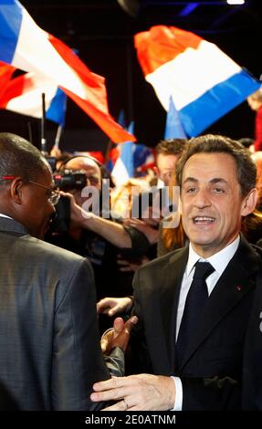 Der französische Präsident und Frankreichs Regierungspartei-UMP-Kandidat für die Präsidentschaftswahl 2012 Nicolas Sarkozy ist während eines Wahlkampftreffens in der südwestlichen Stadt Bordeaux, Frankreich, am 3. März 2012 abgebildet. Foto von Patrick Bernard/ABACAPRESS.COM Stockfoto