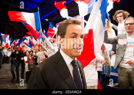 Der französische Präsident und Frankreichs Regierungspartei UMP-Kandidat für die Präsidentschaftswahl 2012 Nicolas Sarkozy kommt am 3. März 2012 zu einem Wahlkampftreffen in der südwestlichen Stadt Bordeaux, Frankreich. Foto von Collet/Pool/ABACAPRESS.COM Stockfoto