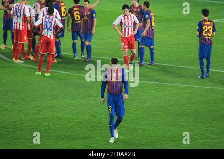 Gerard Piqué vom FC Barcelona geht vom Boden, nachdem er am 3. März 2012 beim spanischen Fußballspiel La Liga, FC Barcelona gegen Sporting de Gijon, im Camp Nou Stadion in Barcelona, Spanien, eine rote Karte erhalten hatte. Barcelona gewann 3:1. Foto von Manuel Blondau/ABACAPRESS.COM Stockfoto