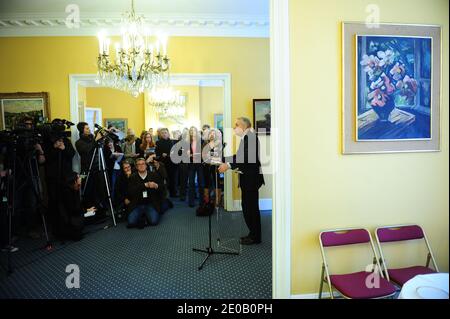 Der französische Vorsitzende der französischen sozialistischen Parteigruppe bei der Nationalversammlung Jean-Marc Ayrault hält am 6. März 2012 eine Pressekonferenz bei der Nationalversammlung in Paris, Frankreich. Foto von Mousse/ABACAPRESS.COM Stockfoto