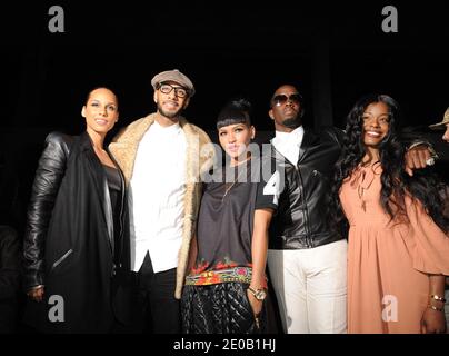 Alicia Keys, Sweaz Beatz, Cassandra Ventura aka Cassie, Sean P. Diddy Combs besuchen Kanye West Herbst-Winter 2012-2013 Ready-to-wear Kollektion Show, die am 6. März 2012 in La Halle Fessynet in Paris, Frankreich, stattfand. Foto von Giancarlo Gorassini/ABACAPRESS.COM Stockfoto