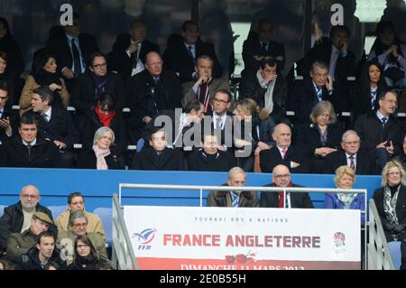 David Douillet, Penelope Fillon, Premierminister Francois Fillon, Frankreichs Präsident Nicolas Sarkozy beim Rugby RBS 6 Nations Turnier, Frankreich gegen England, in St-Denis, Frankreich, am 11. März 2012. England gewann 24-22. Foto von Henri Szwarc/ABACAPRESS.COM Stockfoto