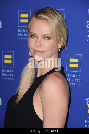 Charlize Theron nimmt am 17. März 2012 an der Gala der Menschenrechtskampagne 2012 im Ritz Carlton Hotel in Los Angeles, CA, USA Teil. Foto von Lionel Hahn/ABACAPRESS.COM Stockfoto