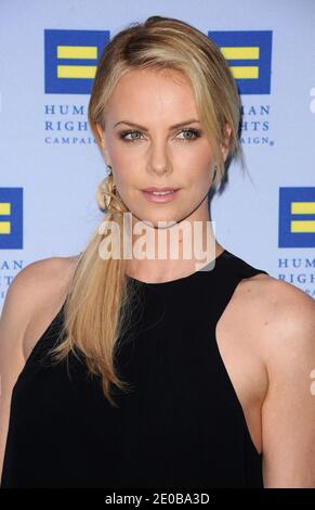 Charlize Theron nimmt am 17. März 2012 an der Gala der Menschenrechtskampagne 2012 im Ritz Carlton Hotel in Los Angeles, CA, USA Teil. Foto von Lionel Hahn/ABACAPRESS.COM Stockfoto