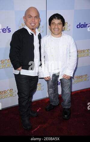 Martin Klebba und Mark Povinelli kommen bei der Premiere von Mirror Mirror Mirror Los Angeles im Grauman's Chinese Theatre in Hollywood, Los Angeles, CA, USA, am 17. März 2012 an. Foto von Lionel Hahn/ABACAPRESS.COM Stockfoto