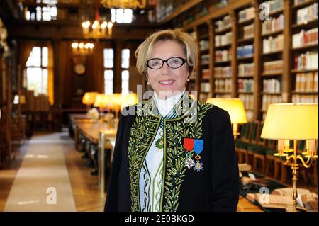 Der französische Schriftsteller Daniele Sallenave ist die 7. Frau, die am 29. März 2012 in Paris, Frankreich, bei einer Zeremonie in Quai Conti in die Academie Francaise eintrat.Foto: Alban Wyters/ABACAPRESS.COM Stockfoto