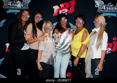 Amelie (Secret Story 4, Les Anges 1), Aurelie (Secret Story 5), Julia (L'Ile des Verites), Catherine (Koh Lanta 2011), Myriam Abel (Nouvelle Star 3, Les Anges 3) und Nabilla (L'Amour est aveugle) Teilnahme an der Photocall für die Pressekonferenz der NRJ 12 Reality TV Show 'Les Anges de la telealite 4 - Club Hawai', die am 30. März 2012 in Paris, Frankreich, im Büro der NRJ Group (22 rue Boileau 75016 Paris) stattfand. Foto von Nicolas Genin/ABACAPRESS.COM Stockfoto