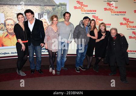 Julie Gayet, Philippe Lellouche, Julie Bernard, Christian Vadim, Nicole Calfan, Gerard Darmon, Vanessa Demouy, Arielle Semeroff, Alain Doutey, David Brécourt, Alexandre Brasseur beim Fotocall 'Nos plus belles vacances' vor der Premiere in Paris, der am 13. Februar 2012 im Gaumont Marignan in Paris stattfand. Foto von ABACAPRESS.COM Stockfoto