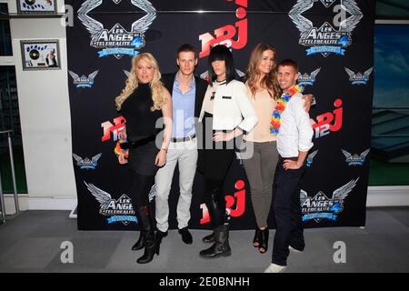 Loana Petrucciani (Loft Story 1), Matthieu Delormeau, Thomas, Jeny Priez et Benoit Teilnahme an der Fotokonferenz für die Pressekonferenz der NRJ 12 Reality TV Show 'Les Anges de la Telerealite 4 - Club Hawai', die am 30. März 2012 im Büro der NRJ Group in Paris, Frankreich, stattfand. Foto von ABACAPRESS.COM Stockfoto