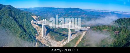 Der Abschnitt von Wencheng nach Taishun der Lining Expressway öffnet sich für den Verkehr in der Provinz Zhejiang, China, 22. Dezember 2020. 'County-to-County Expressway' hat Stockfoto