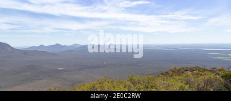 Blick in den Valley of the Sirtling Range Nationalpark in der Nähe von Albany in Western Australia vom Mt. Trio Stockfoto