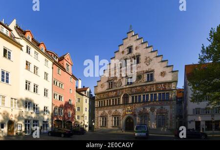 Lindau, Deutschland - 22. April 2018: Panorama der Kleinstadt im Morgenlicht Stockfoto